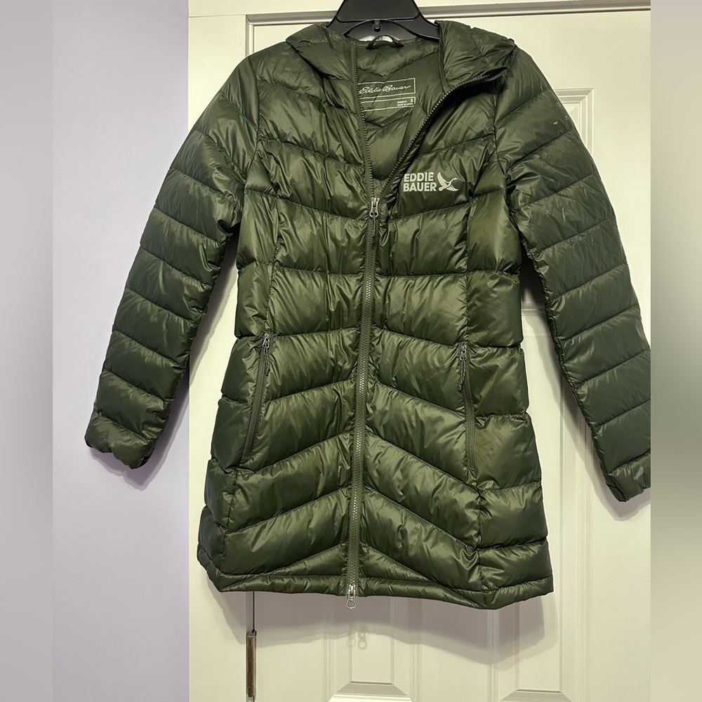 Lightweight green Eddie Bauer women’s jacket